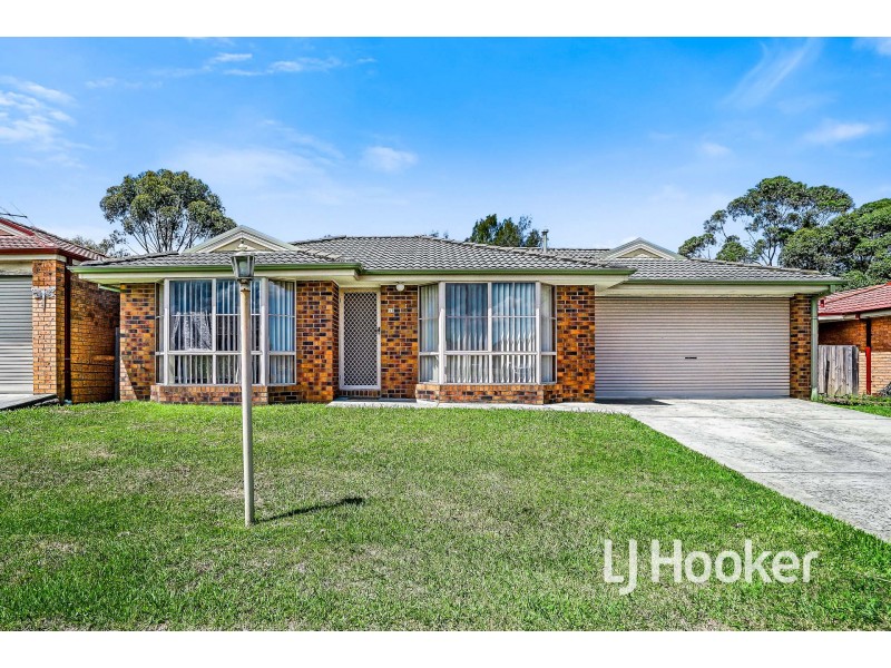 17 Rossi Close, Pakenham VIC 3810