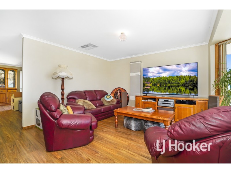 17 Rossi Close, Pakenham VIC 3810