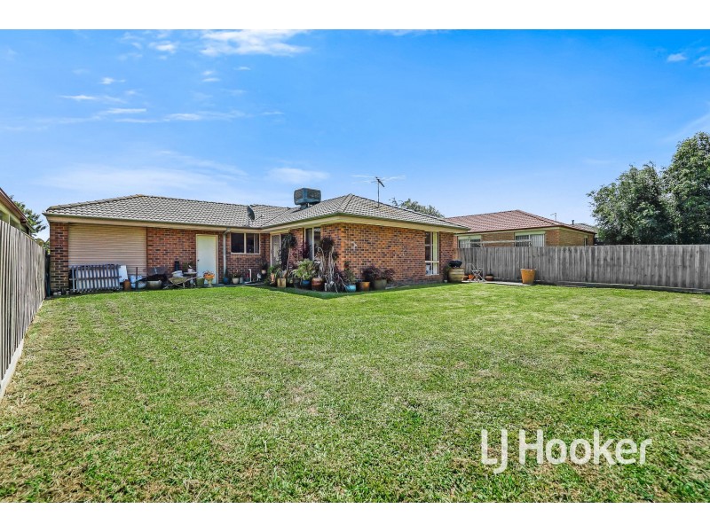 17 Rossi Close, Pakenham VIC 3810