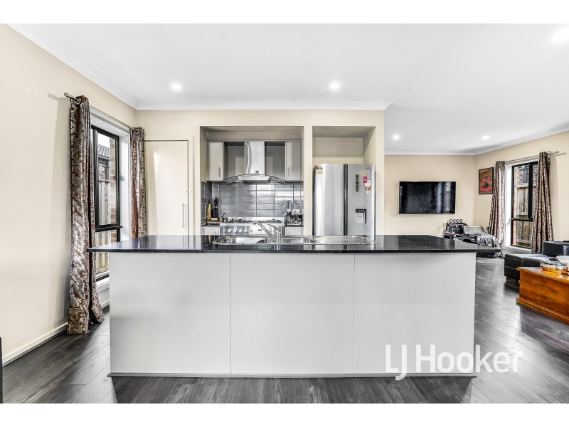 8 Lavender Road, Officer VIC 3809