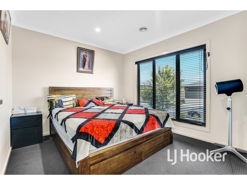 8 Lavender Road, Officer VIC 3809