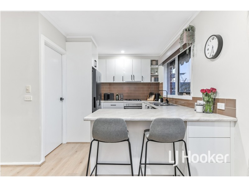 2/28A Henry Street, Pakenham VIC 3810