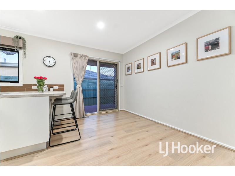 2/28A Henry Street, Pakenham VIC 3810