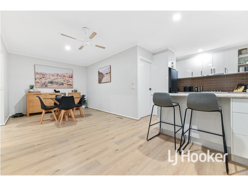2/28A Henry Street, Pakenham VIC 3810