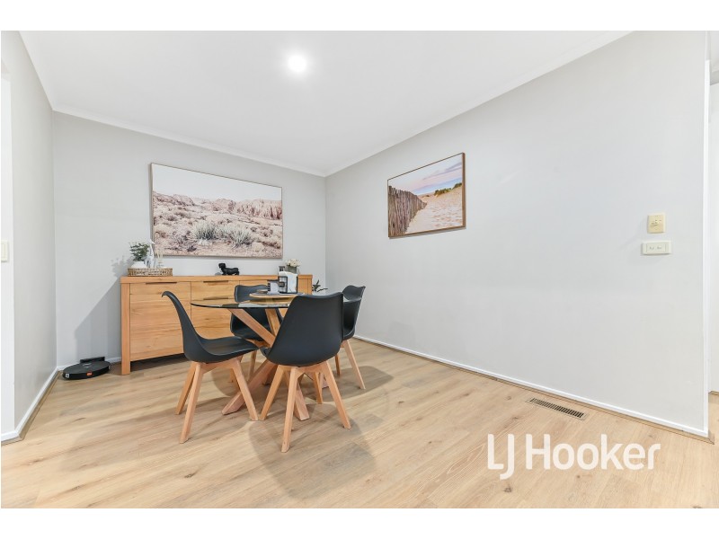 2/28A Henry Street, Pakenham VIC 3810