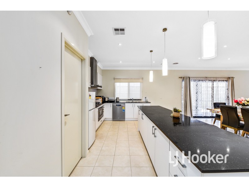 8 Morris Court, Officer VIC 3809