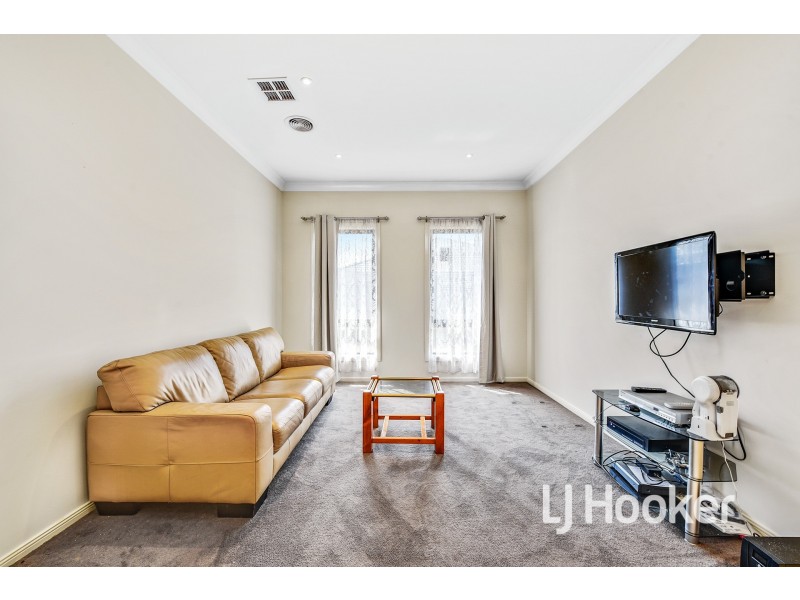 8 Morris Court, Officer VIC 3809