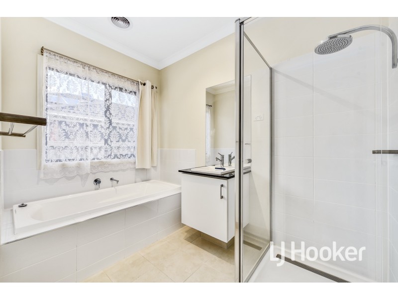 8 Morris Court, Officer VIC 3809