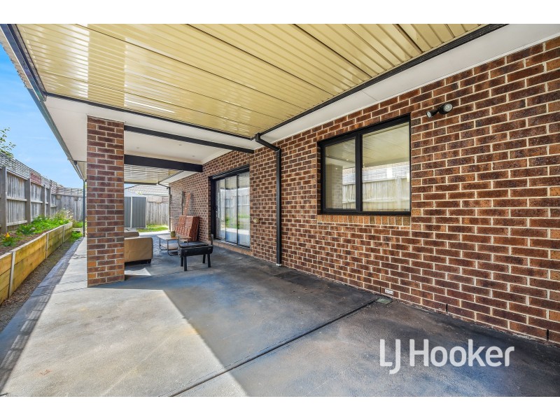 8 Morris Court, Officer VIC 3809