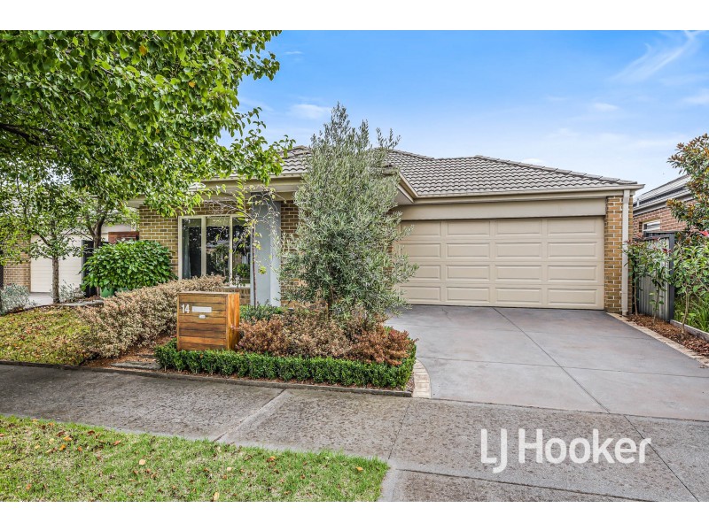 14 Camdolle Close, Pakenham VIC 3810