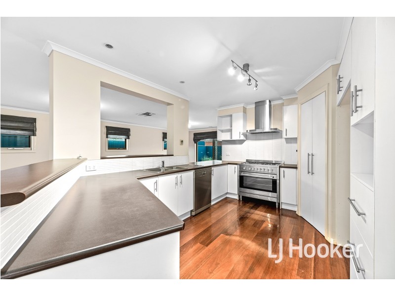52 Shearwater Drive, Pakenham VIC 3810