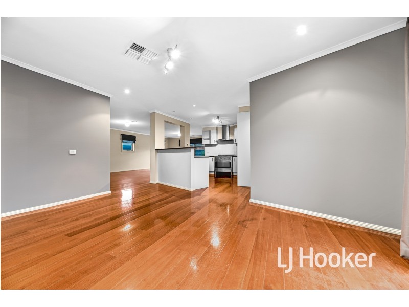 52 Shearwater Drive, Pakenham VIC 3810