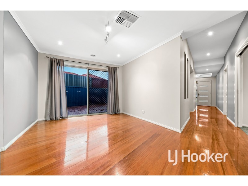 52 Shearwater Drive, Pakenham VIC 3810