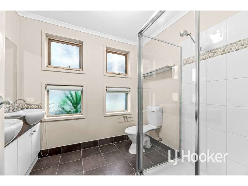 52 Shearwater Drive, Pakenham VIC 3810