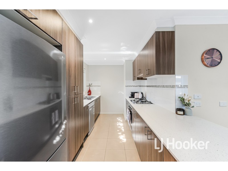 20 Macleod Circuit, Pakenham VIC 3810