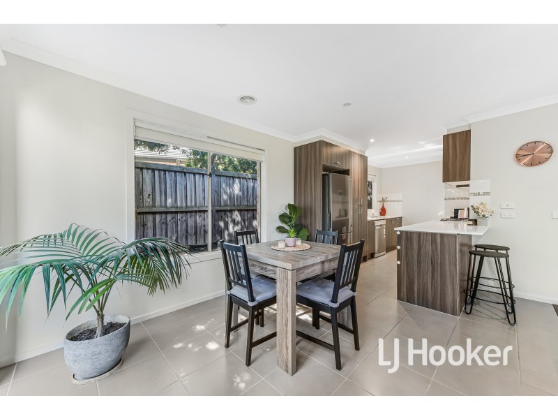 20 Macleod Circuit, Pakenham VIC 3810