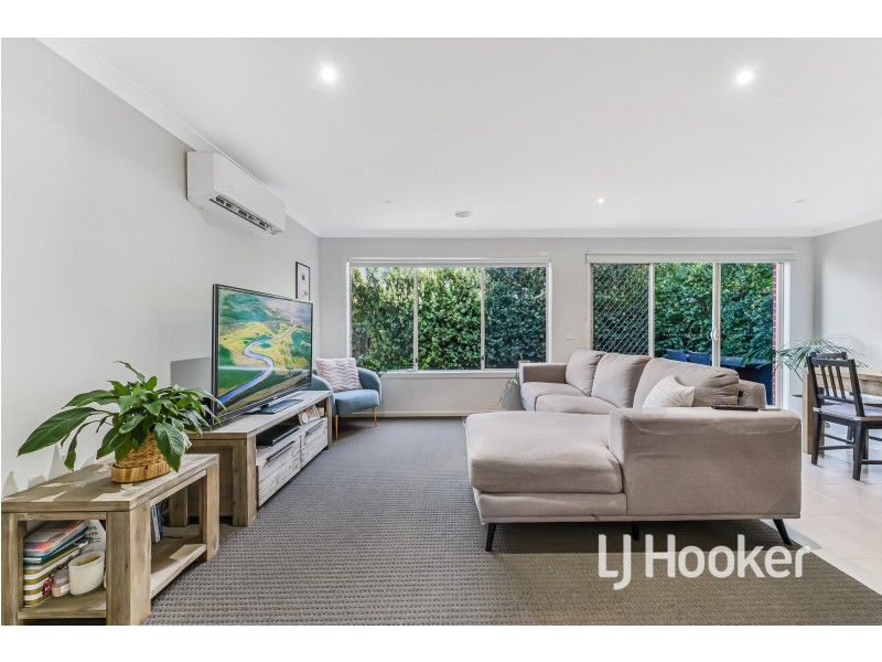 20 Macleod Circuit, Pakenham VIC 3810