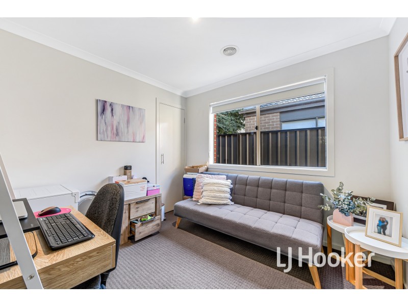 20 Macleod Circuit, Pakenham VIC 3810