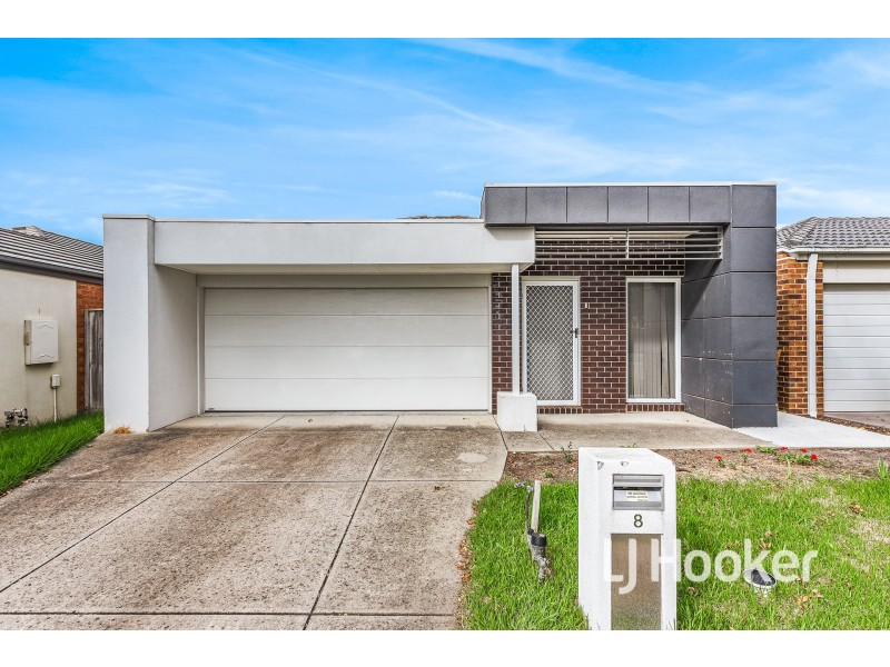 8 Glenvista Road, Pakenham VIC 3810
