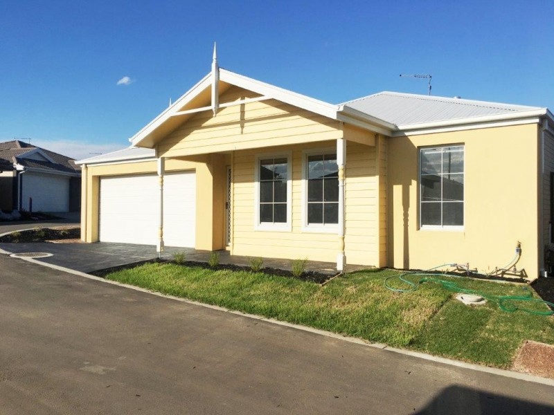 5 Macleod Circuit, Pakenham VIC 3810