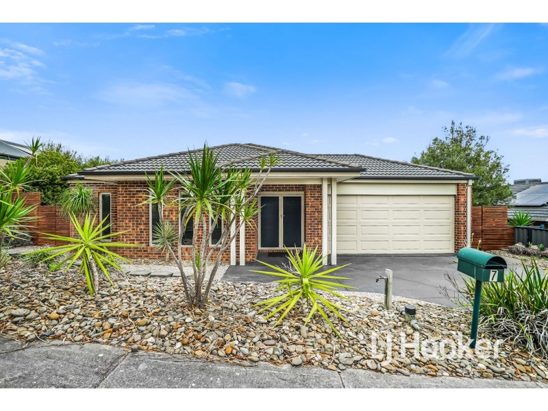 7 Powell Place, Pakenham VIC 3810