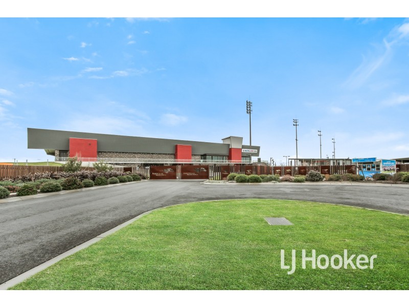 15 Knights Court, Tynong VIC 3813