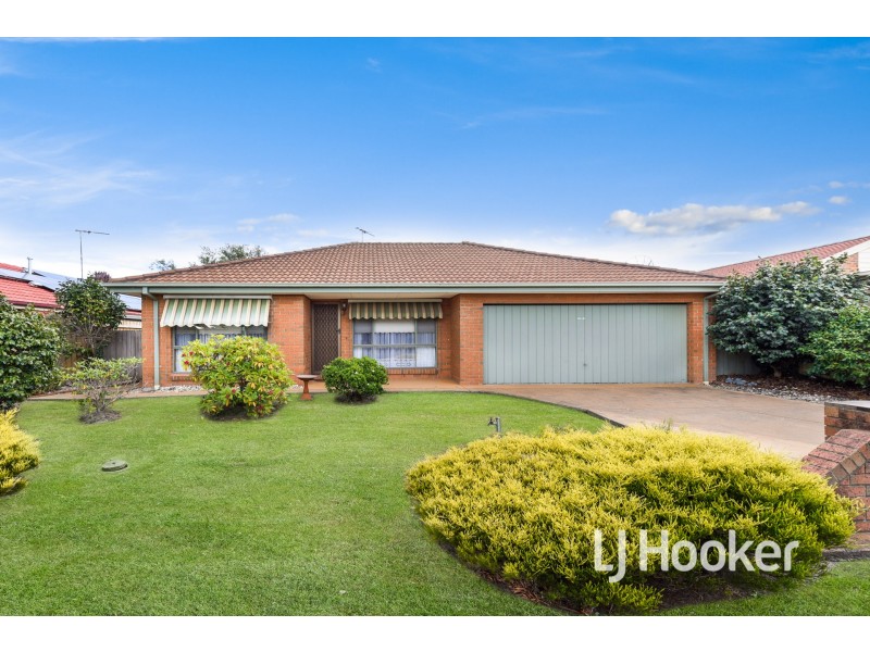 5 Alison Close, Pakenham VIC 3810