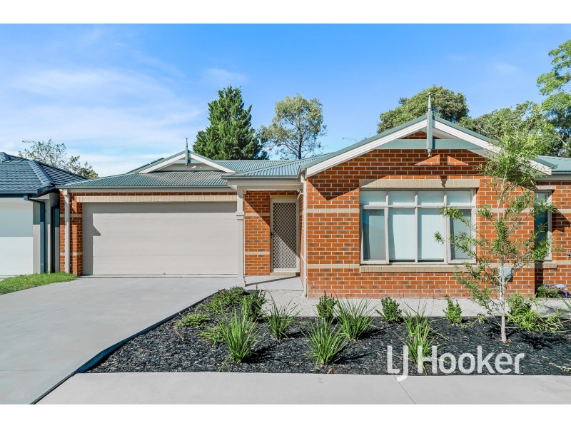11 Addison Close, Officer VIC 3809