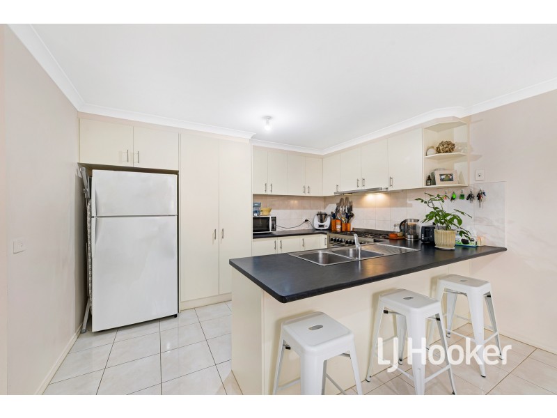 10 Cerreto Mews, Pakenham VIC 3810