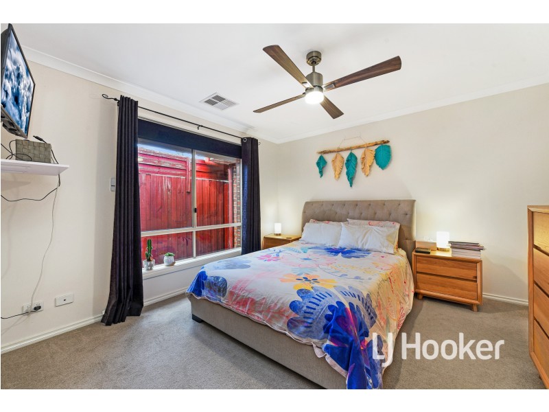 10 Cerreto Mews, Pakenham VIC 3810