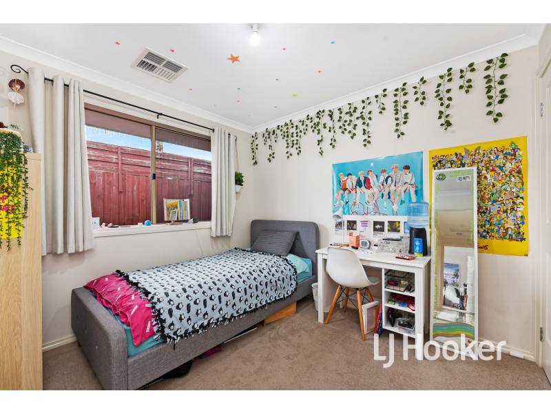 10 Cerreto Mews, Pakenham VIC 3810