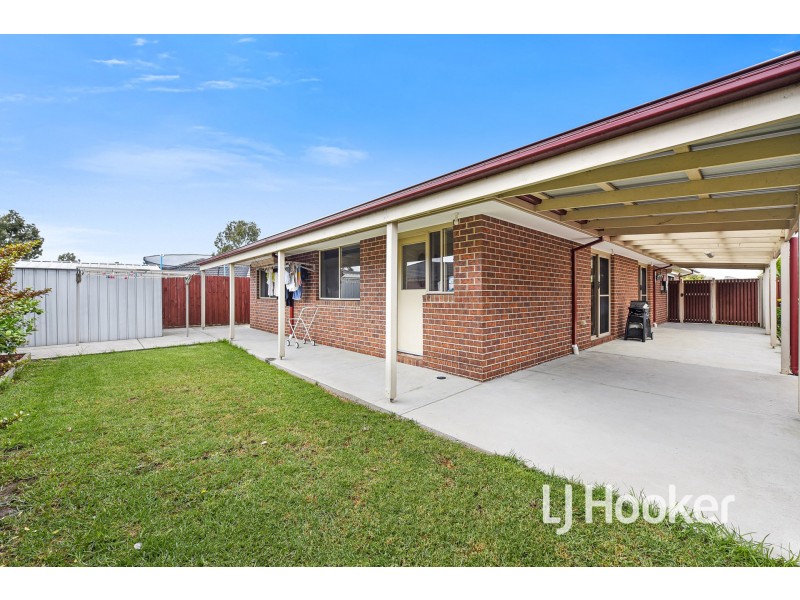 10 Cerreto Mews, Pakenham VIC 3810