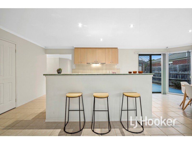 15 Glenn Erin Way, Berwick VIC 3806