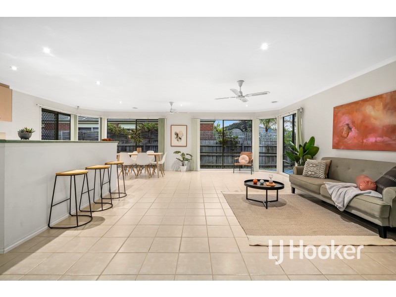 15 Glenn Erin Way, Berwick VIC 3806