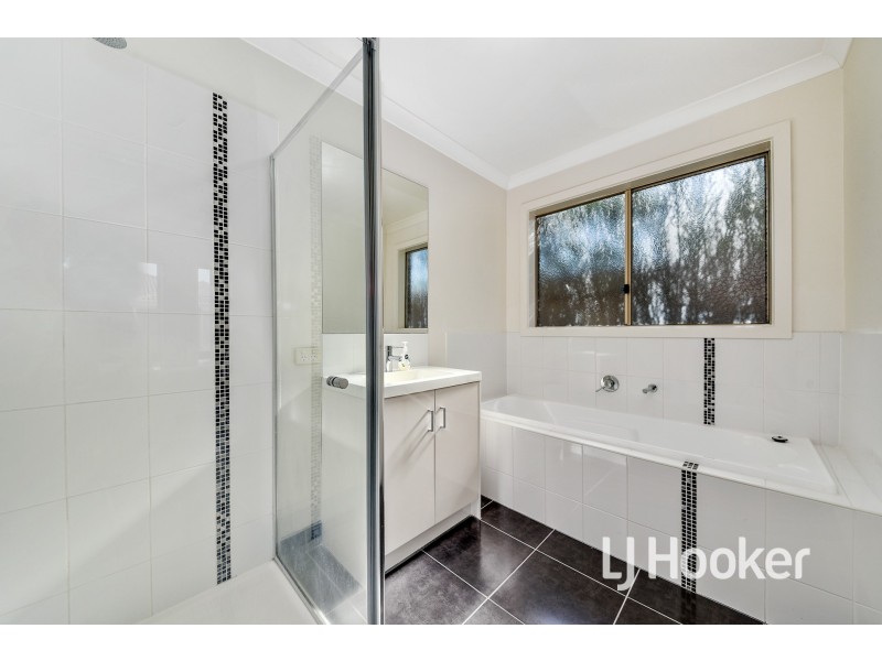 10/5 Melissa Way, Pakenham VIC 3810