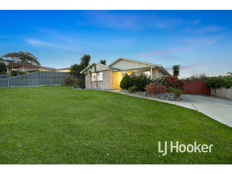 25 Leigh Drive, Pakenham VIC 3810