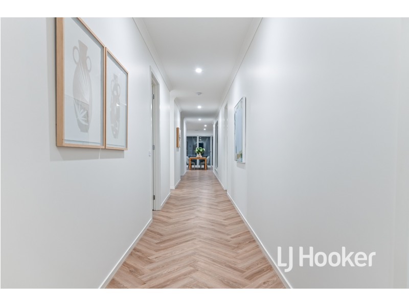 17 Peachtree Drive, Drouin VIC 3818