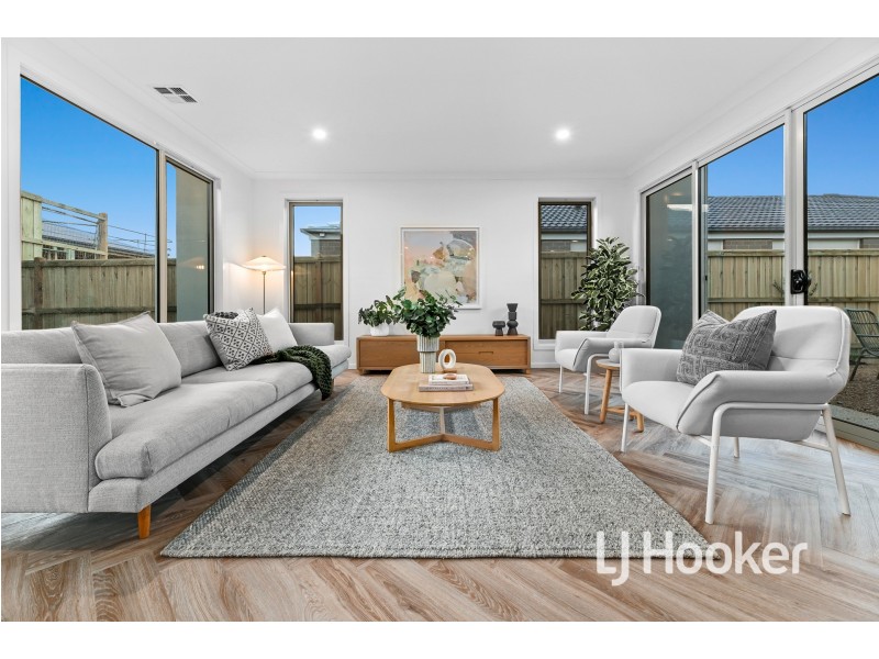 17 Peachtree Drive, Drouin VIC 3818