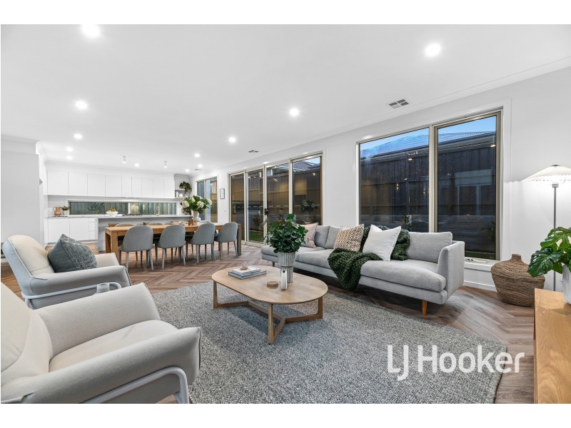 17 Peachtree Drive, Drouin VIC 3818