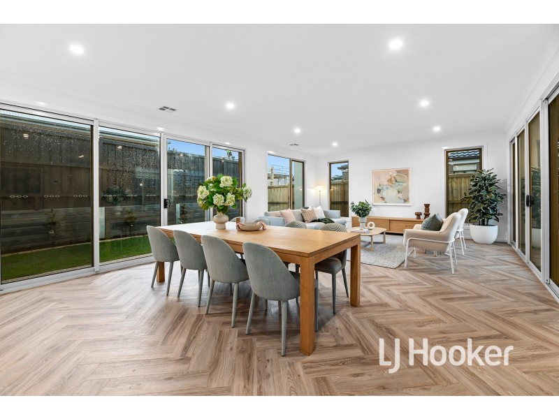 17 Peachtree Drive, Drouin VIC 3818