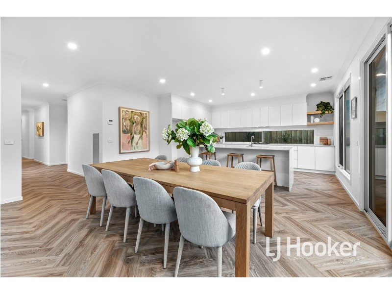 17 Peachtree Drive, Drouin VIC 3818