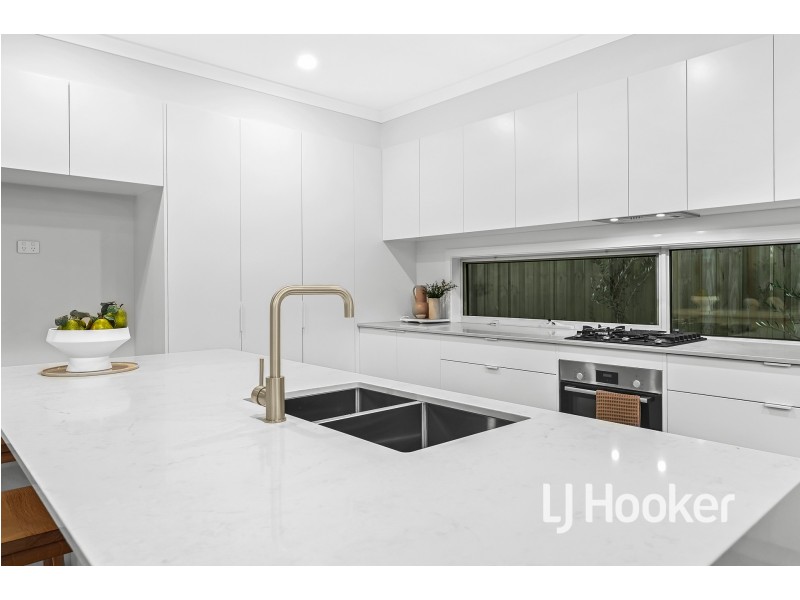 17 Peachtree Drive, Drouin VIC 3818