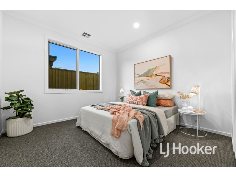 17 Peachtree Drive, Drouin VIC 3818