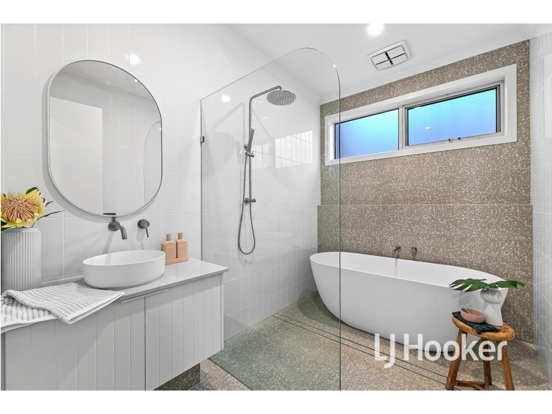 17 Peachtree Drive, Drouin VIC 3818