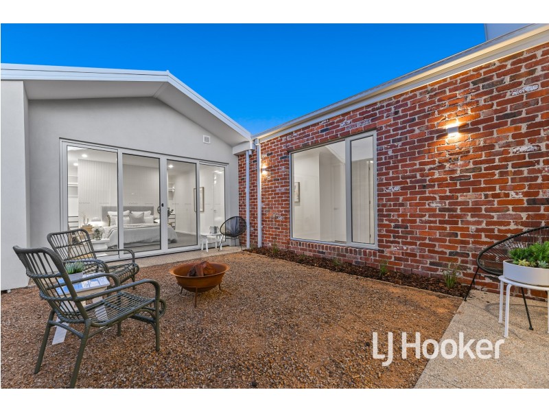 17 Peachtree Drive, Drouin VIC 3818