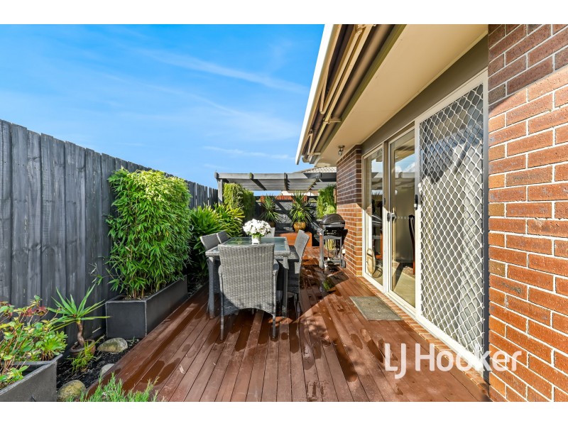 4/27-29 Rogers Street, Pakenham VIC 3810