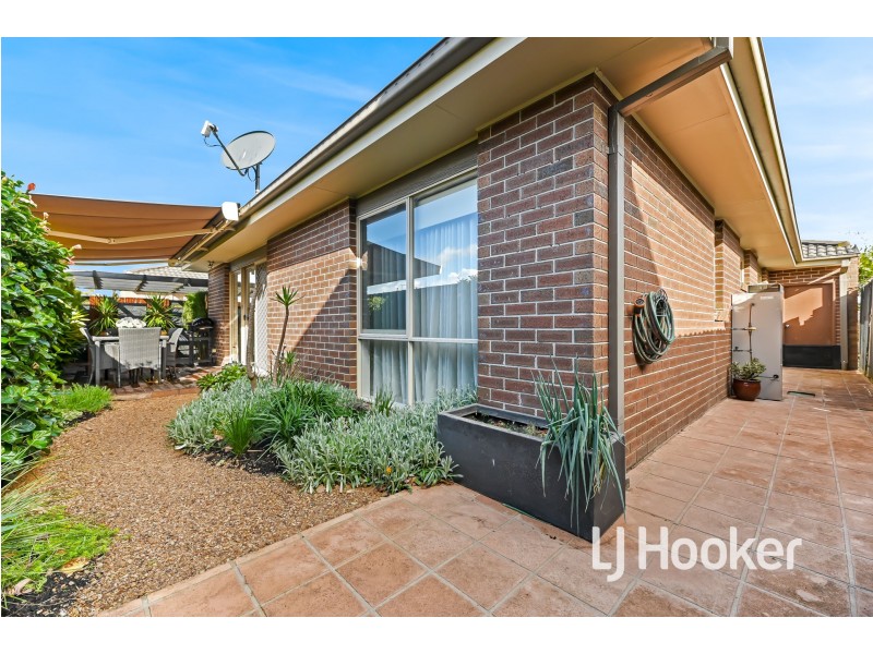 4/27-29 Rogers Street, Pakenham VIC 3810