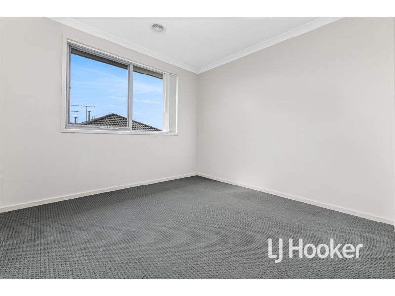 182A Princes Highway, Pakenham VIC 3810