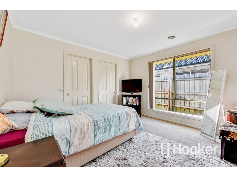 17 Clifford Drive, Pakenham VIC 3810