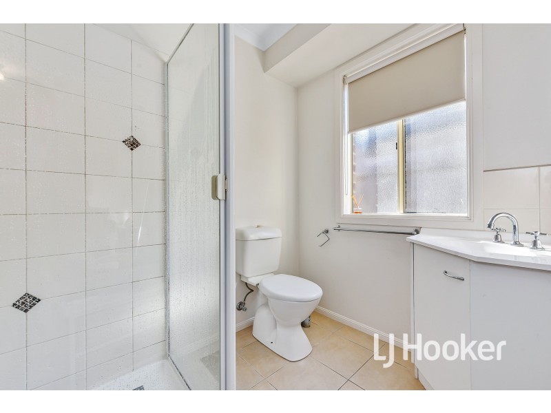 17 Clifford Drive, Pakenham VIC 3810